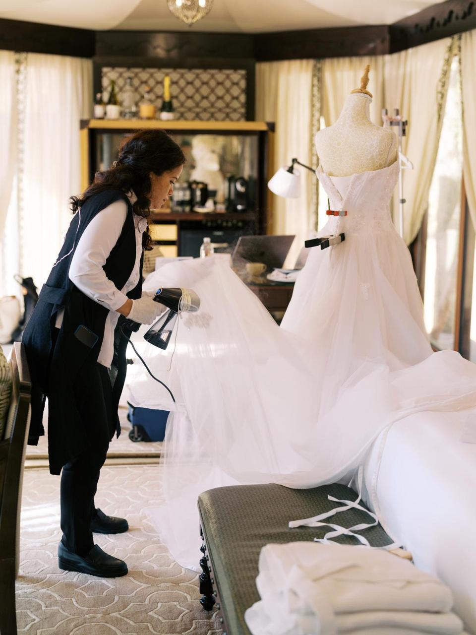 Bridal Assistance - مساعد العروس - Wedding Service for Melcha and Wedding Day